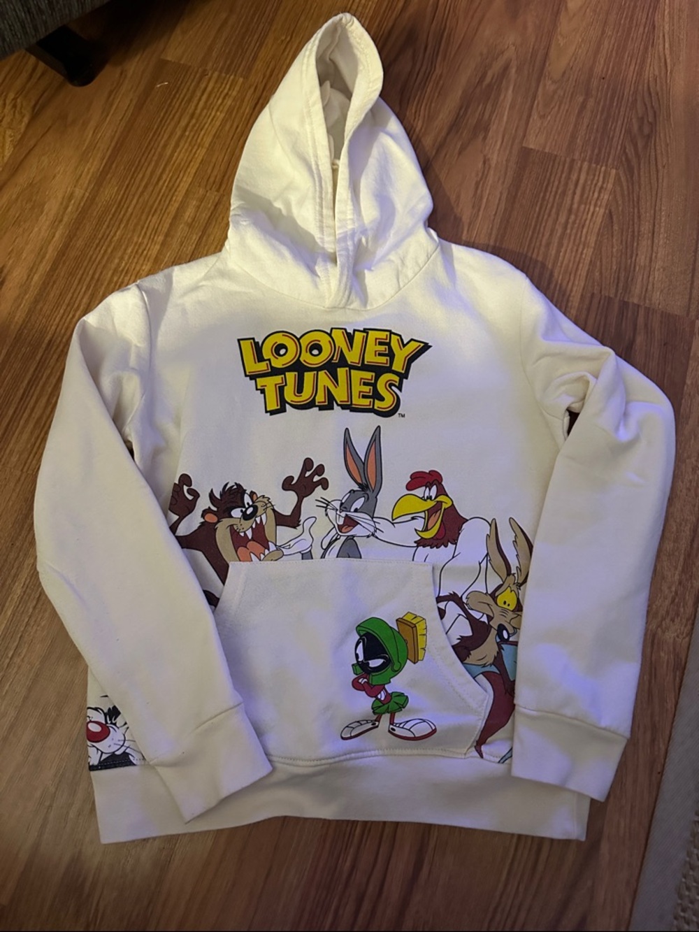 Warner Bros. Cream Looney Tunes Interior Tag Print